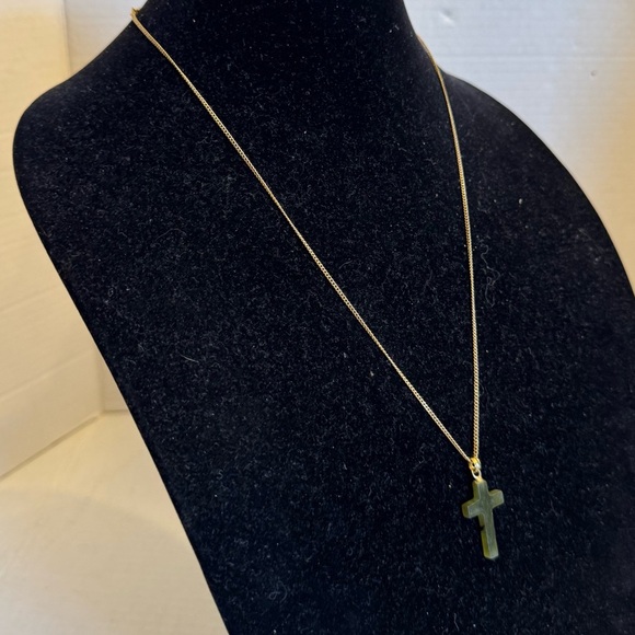 High Quality Nephrite Jade Cross Pendant with 1/20 14K Gold Filled Chain - Picture 13 of 16
